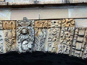 Ross Bridge carvings